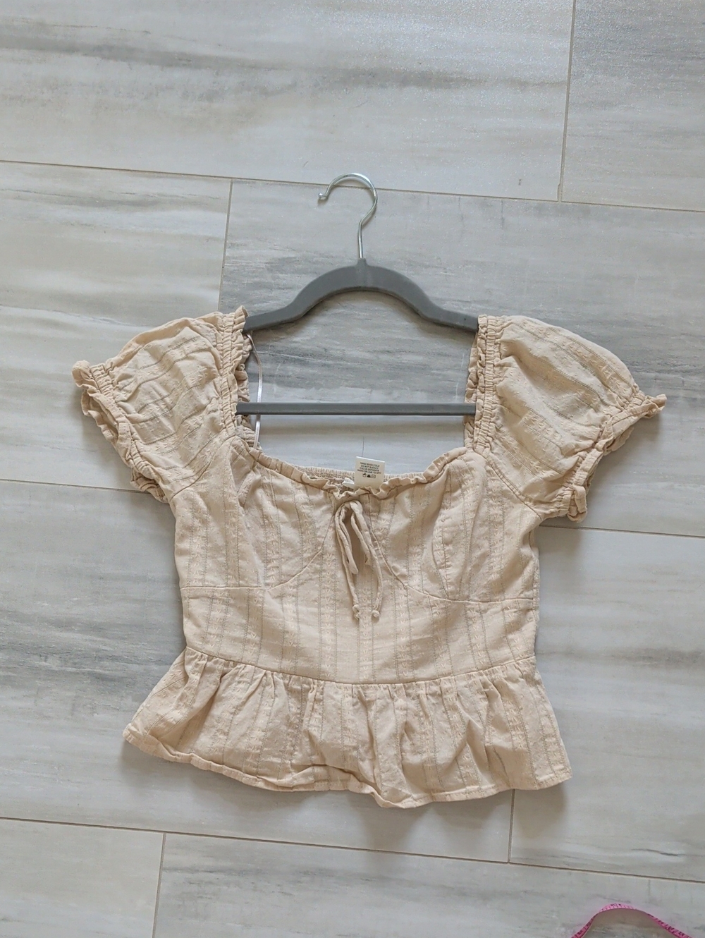 URBAN Romantics Cream Peplum Tie-Front Puff Sleeve Blouse